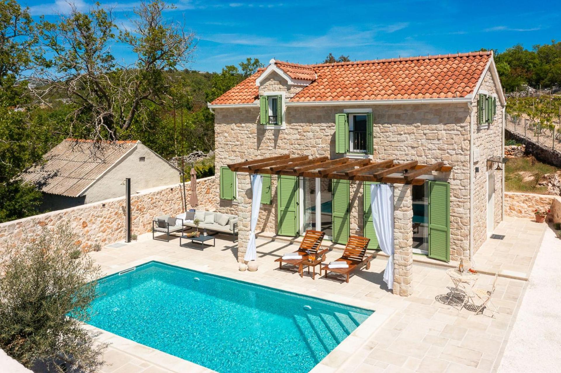 Villa Cavalleria Rusticana with heated pool and vineyard photo 4