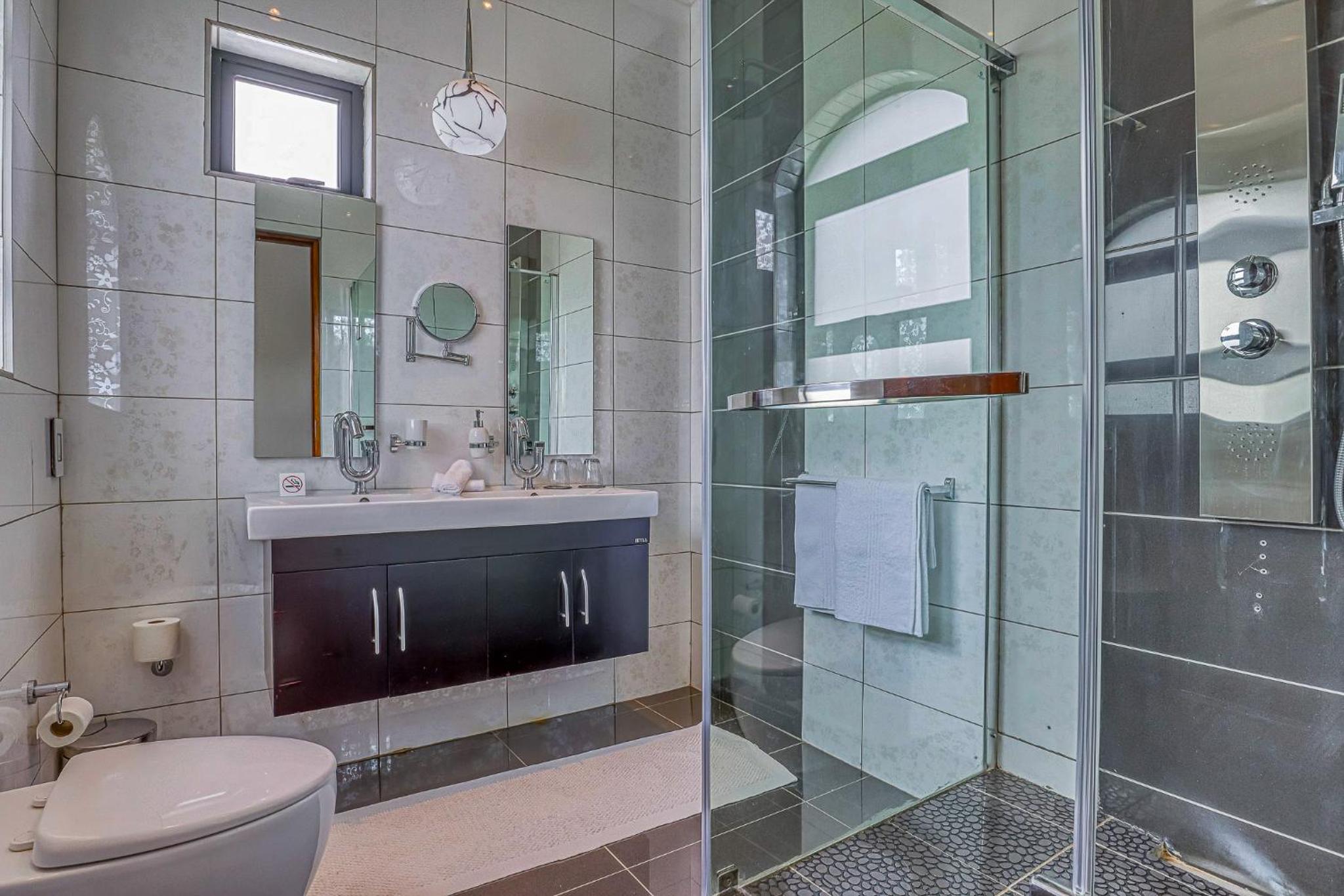 Villa Tasha Luxury Suites, Lanseria