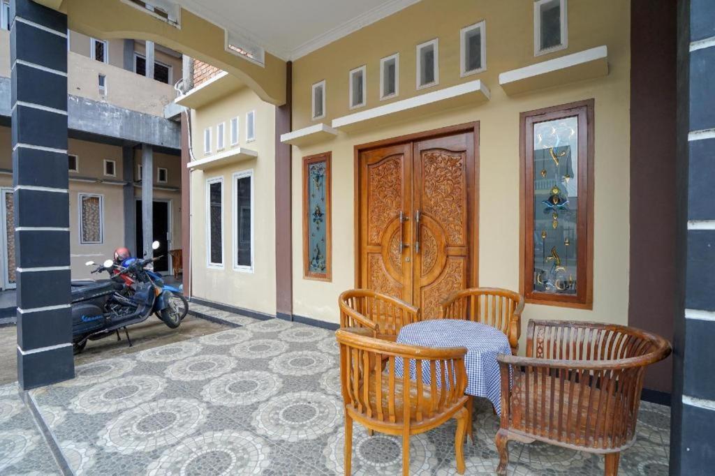 OYO 2036 Afifah Homestay Syariah view 2