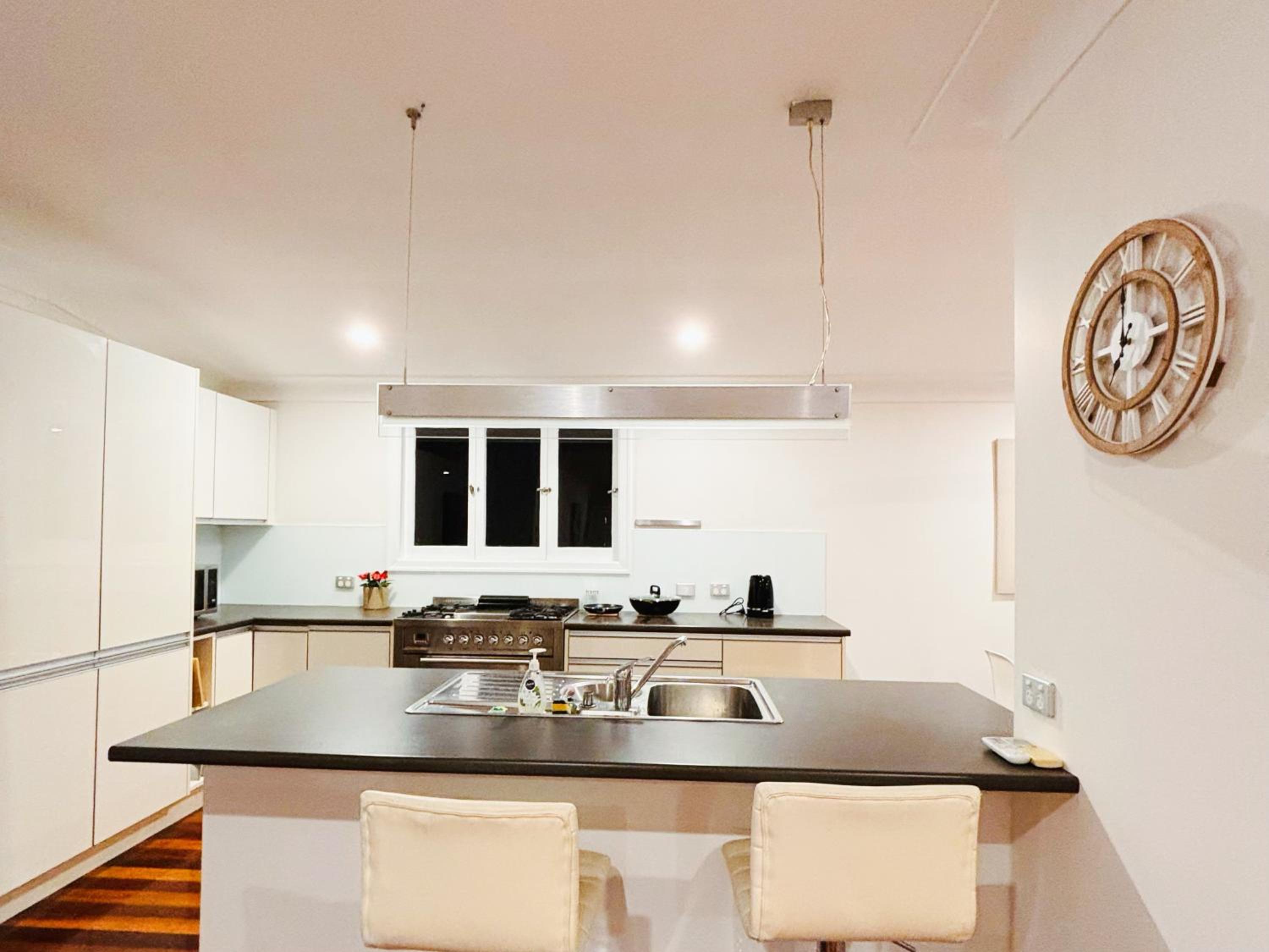 Elegant Villa Near Shopping Mall