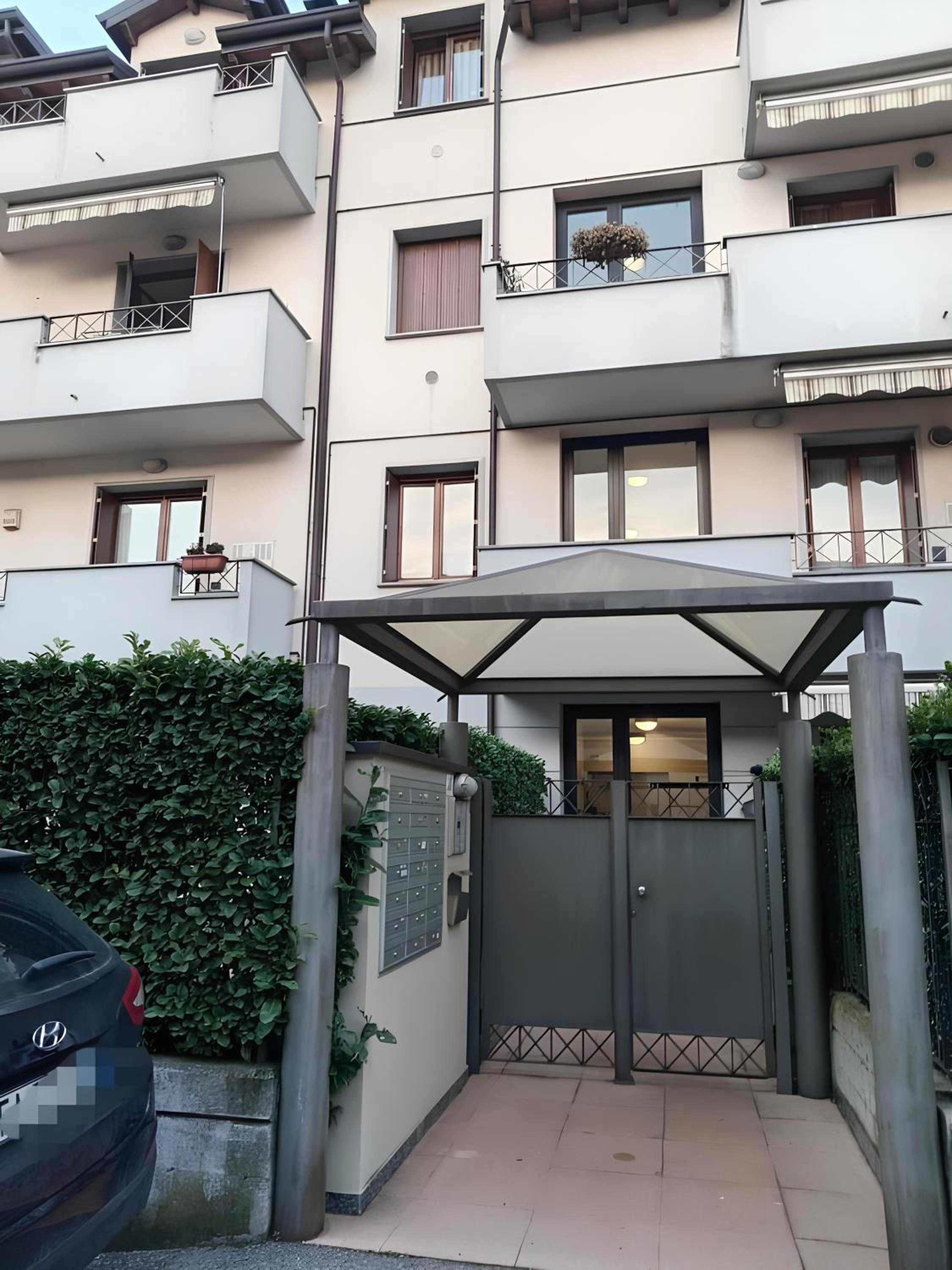 Neagas House Lissone