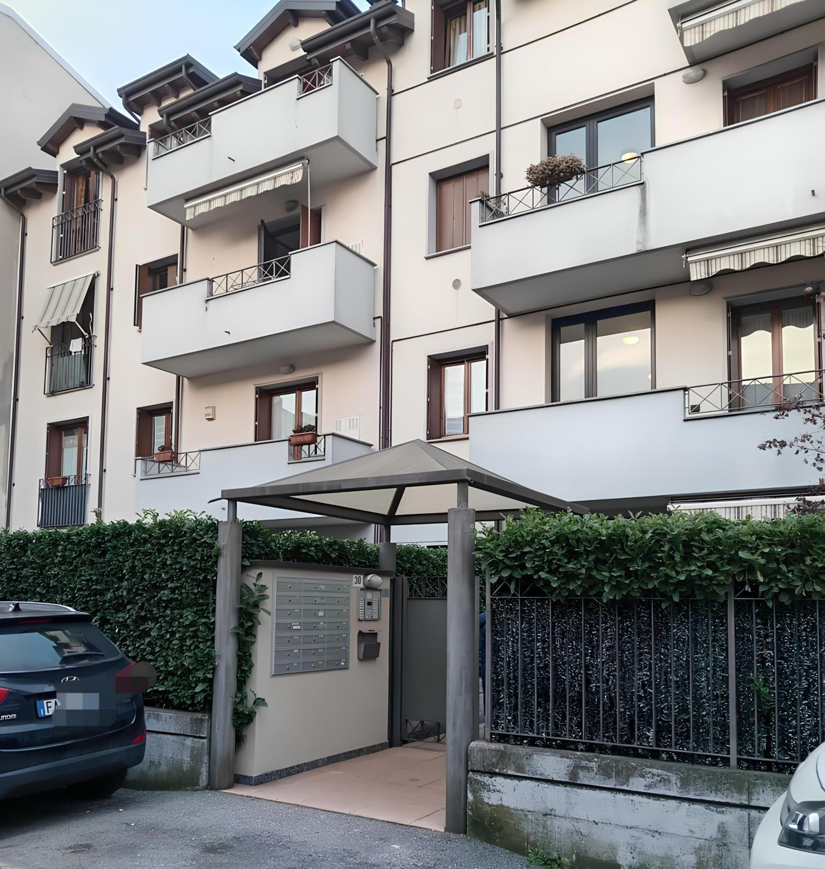 Neagas House Lissone