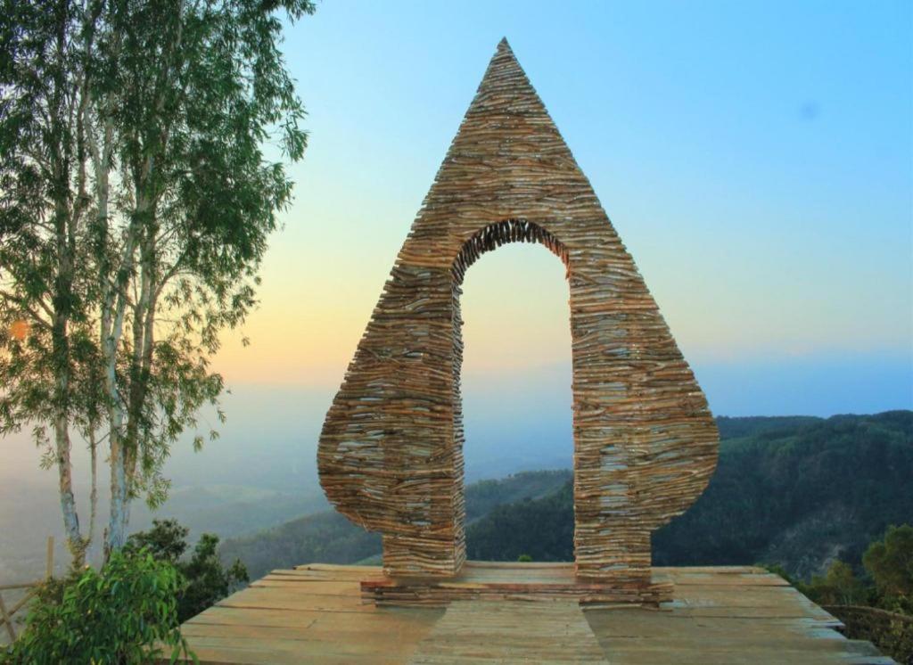 Bukit Lintang Sewu Domping view 2