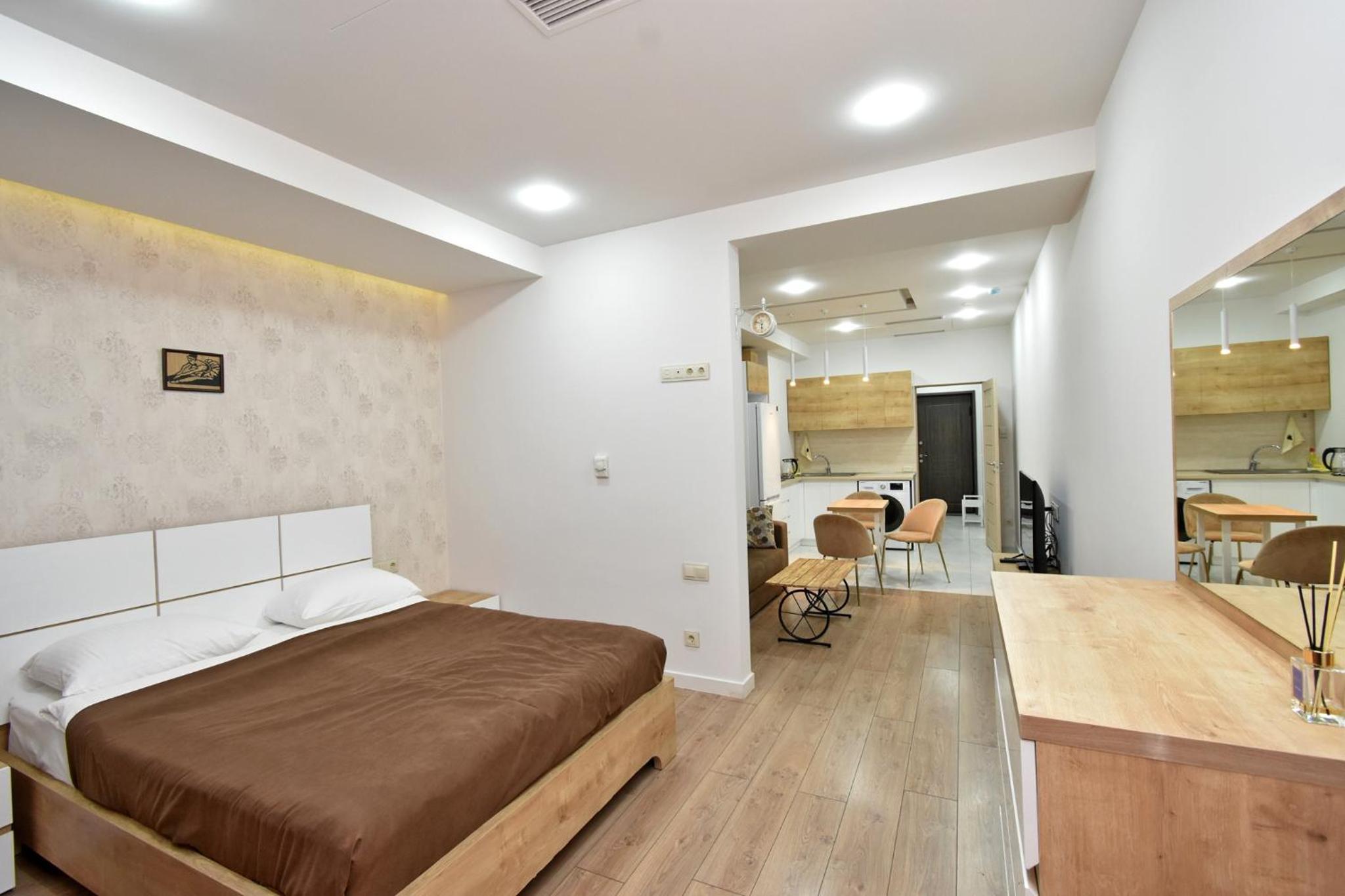 Koghbatsi street, 1 room Euro Renovated apartment nearby Republic square KO1622