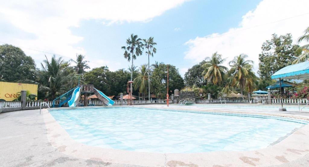 RedDoorz @ Tierra De Oro Resort view 5