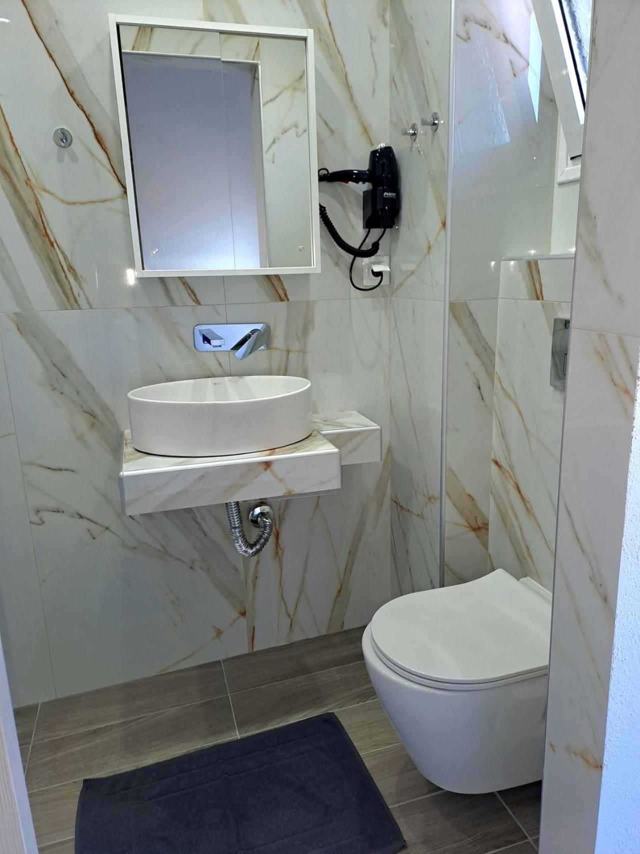 Apollon Luxury Rooms