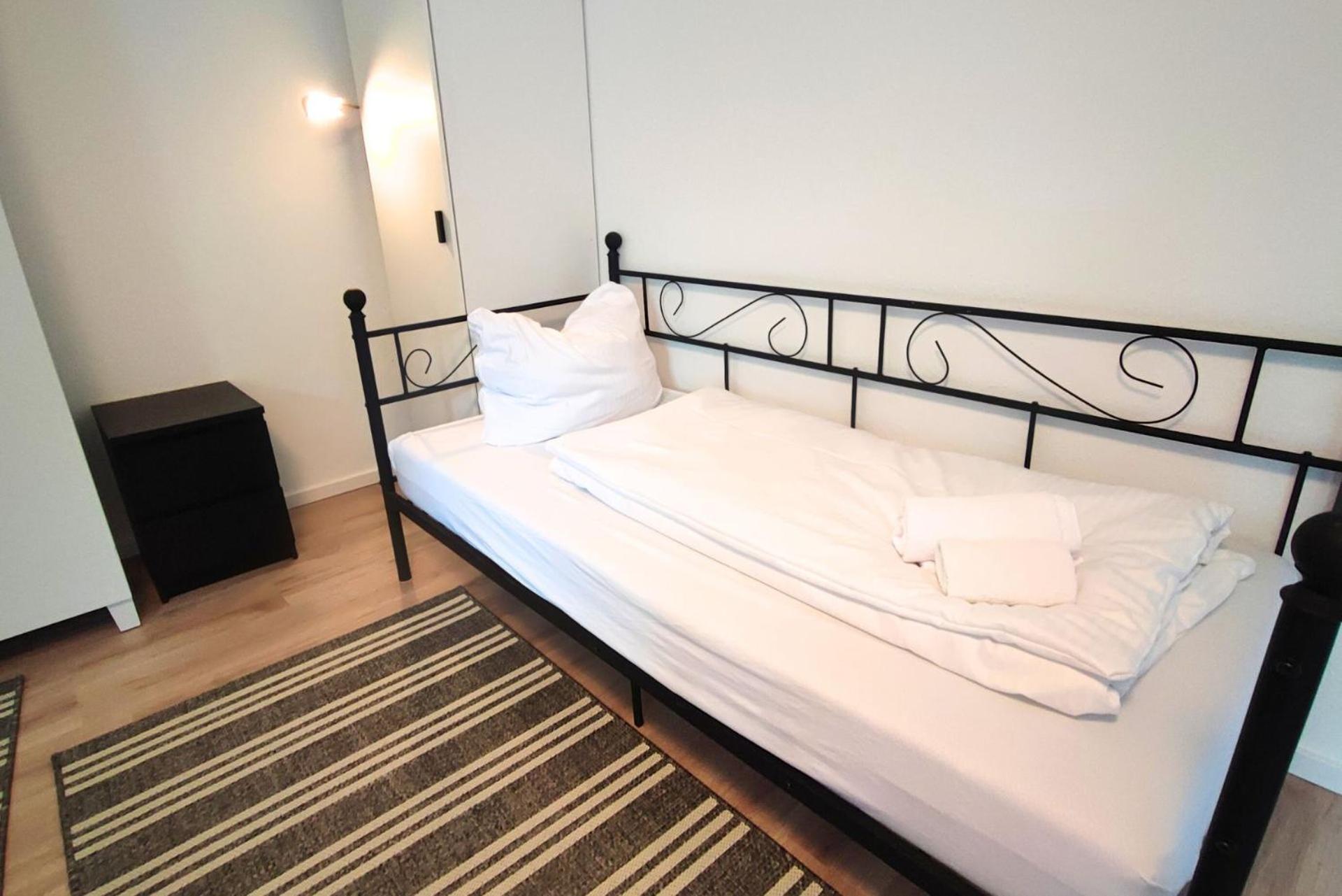 Monteursunterkunft Straßlach- Fitters' accommodation with shared Kitchen & Garden