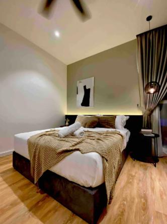 Quill Residence Luxury 3Pax Designer Suite by Hausome