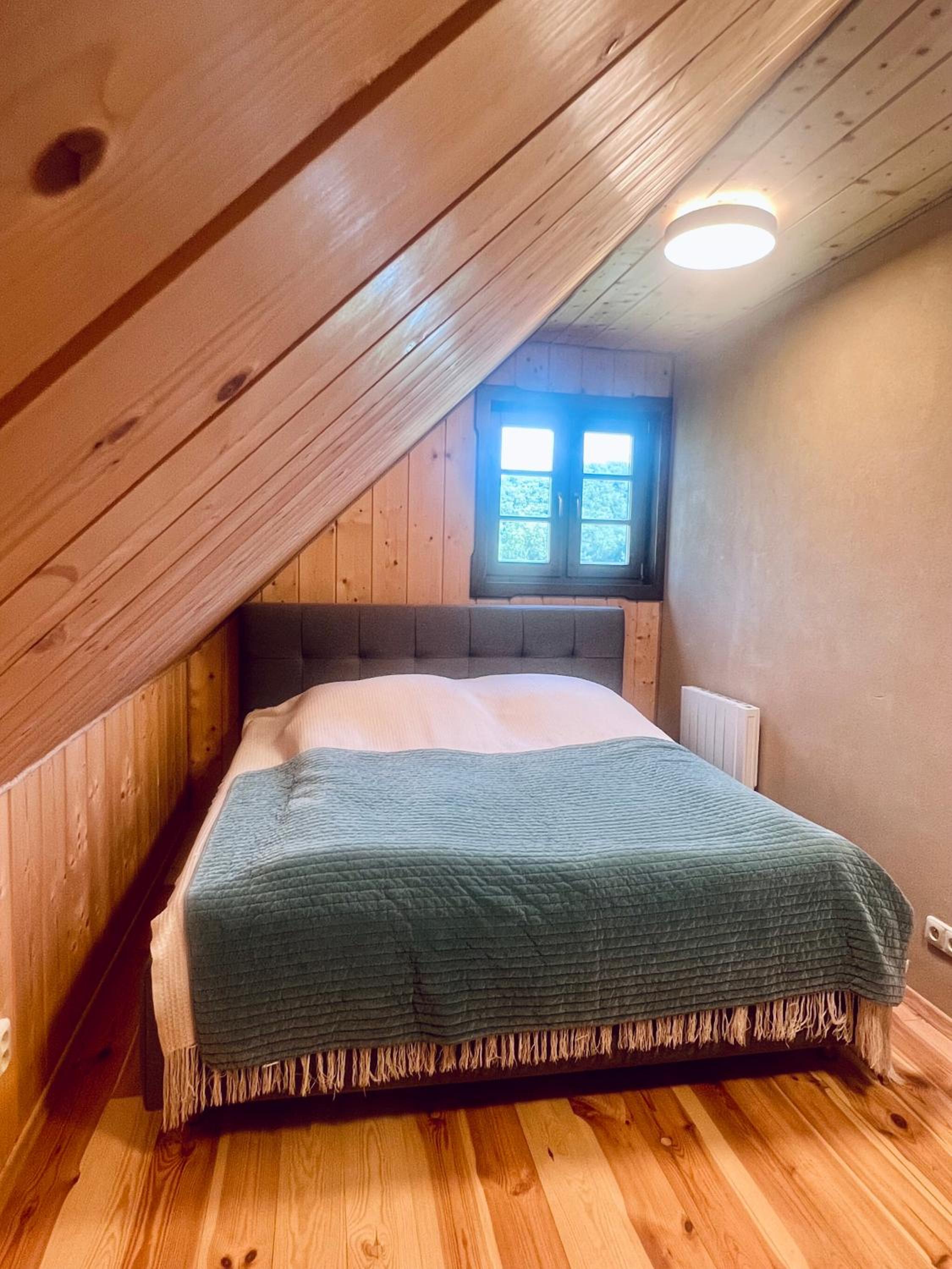Woodlovers cottage view 2