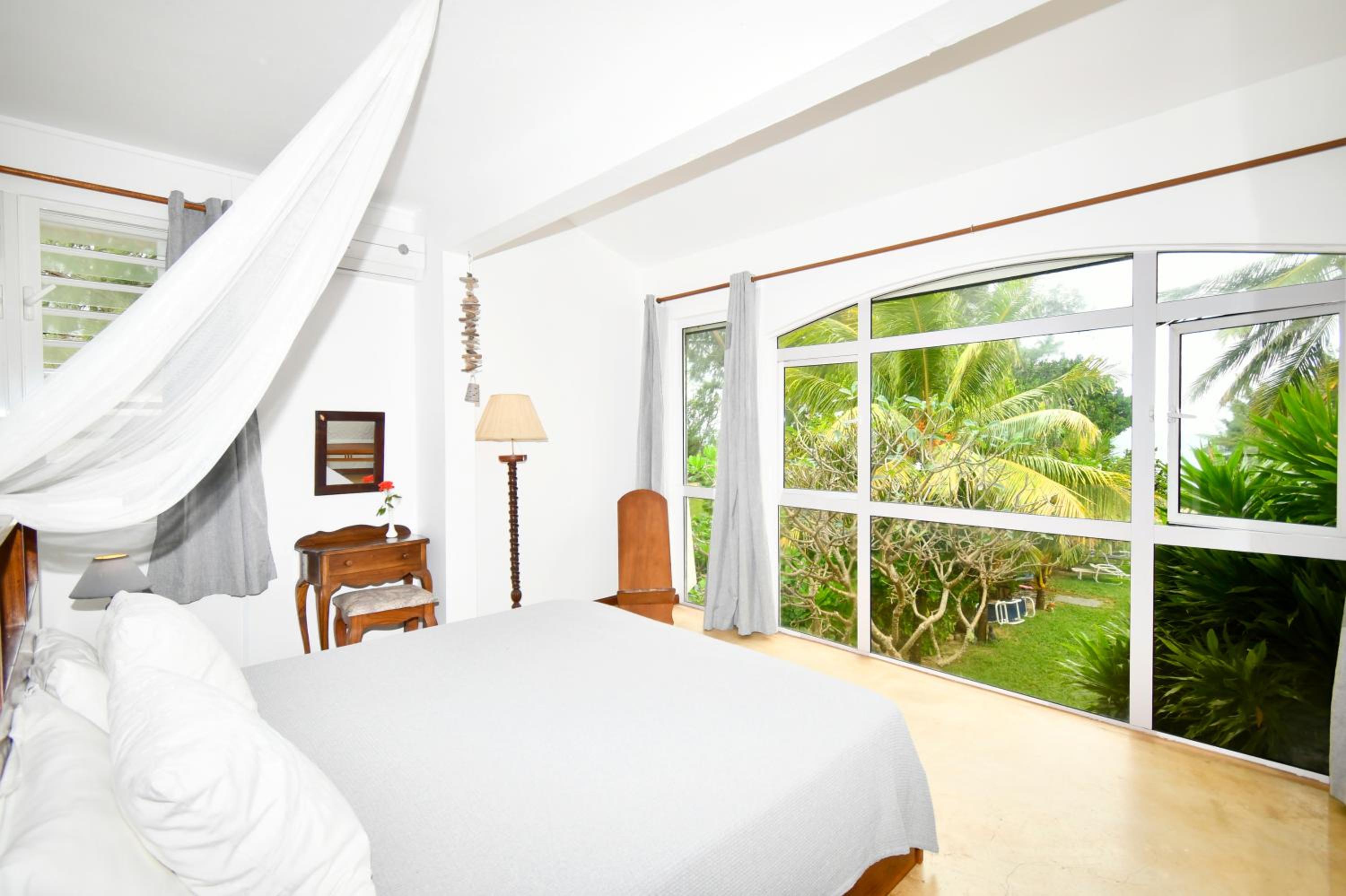 Beachfront house pointe d'esny, photo 10