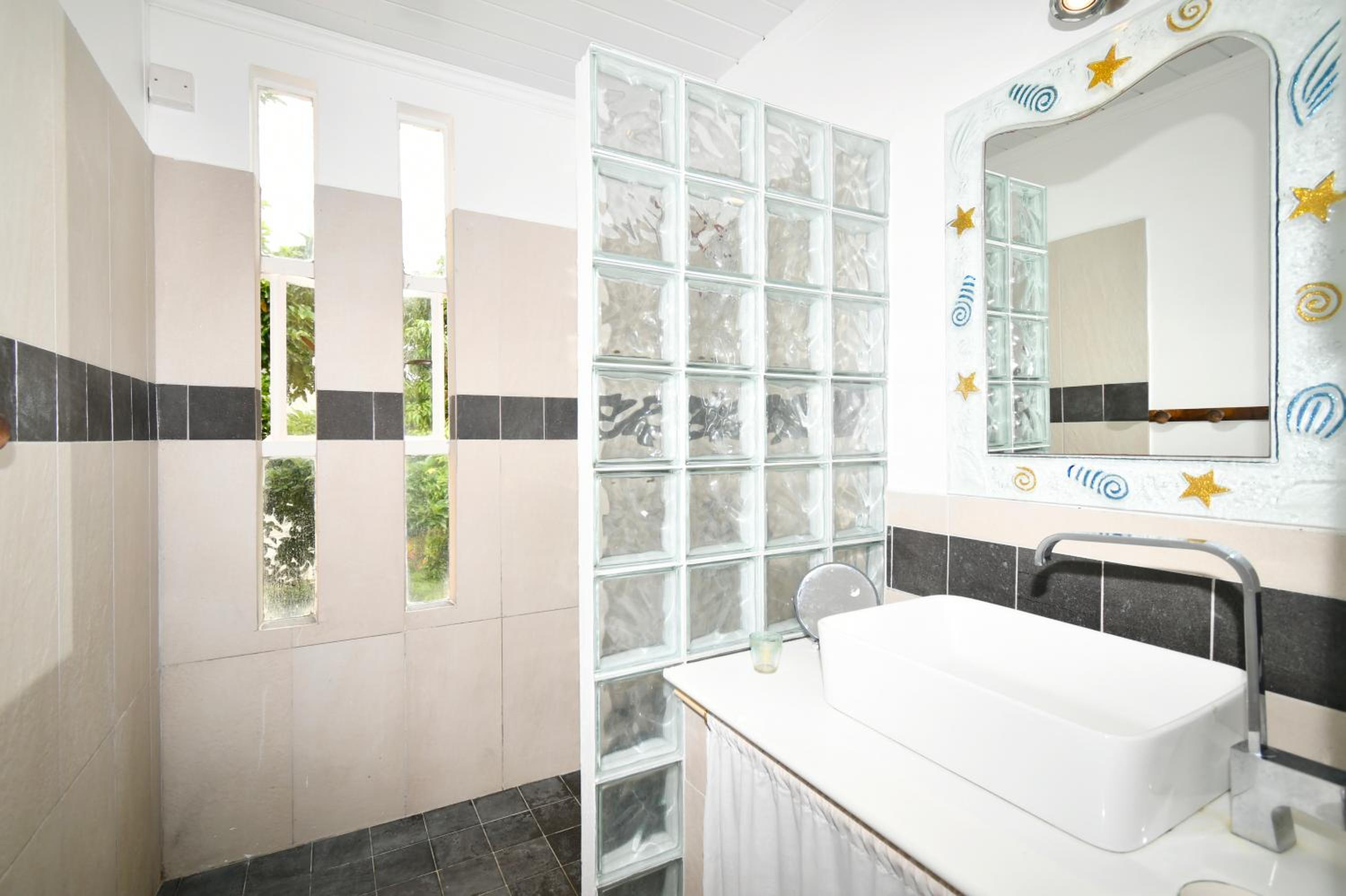 Beachfront house pointe d'esny, photo 32