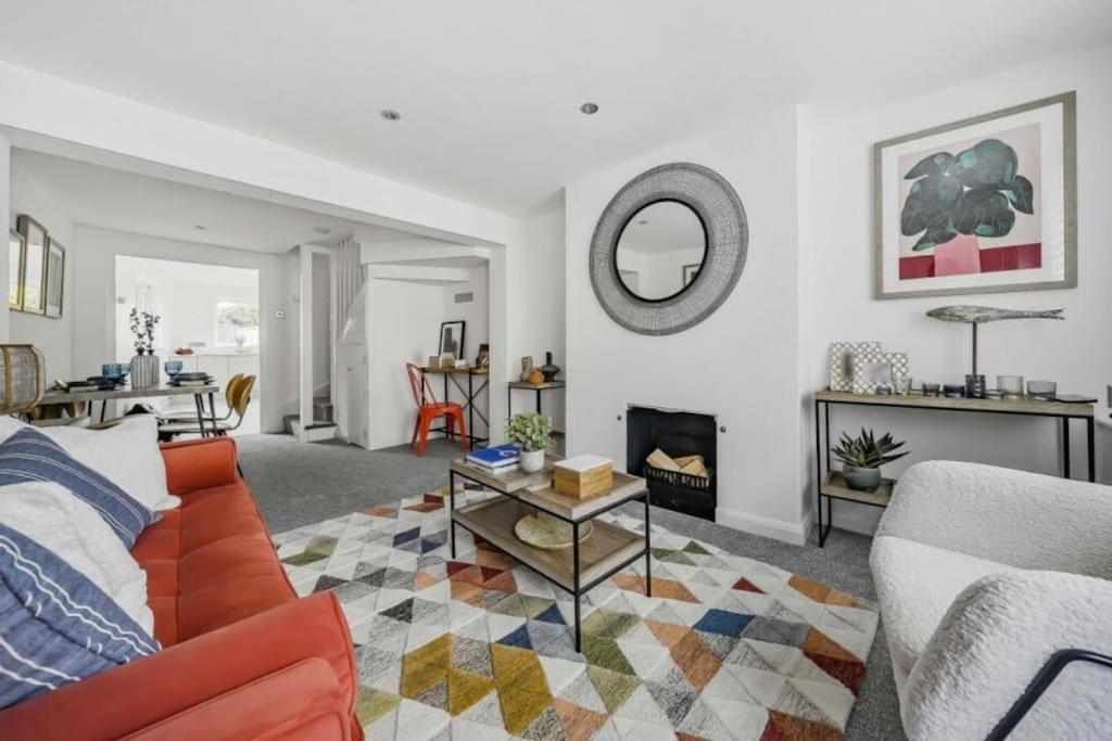 3 bedroom house, central Romsey, Paultons Park view 3