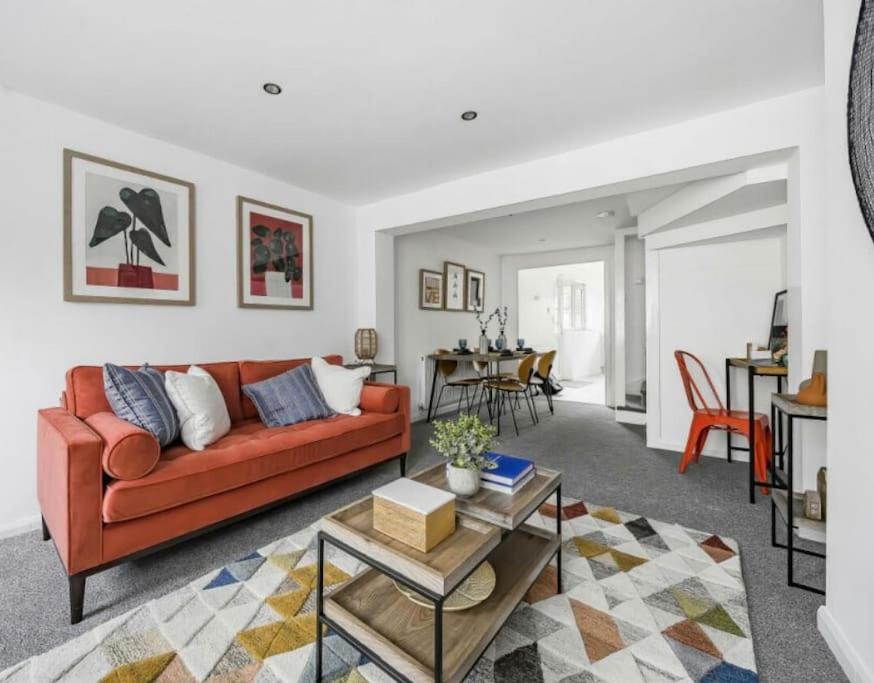 3 bedroom house, central Romsey, Paultons Park view 4