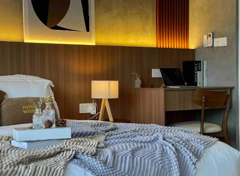 Quill Residence Luxury 3Pax Designer Suite by Hausome
