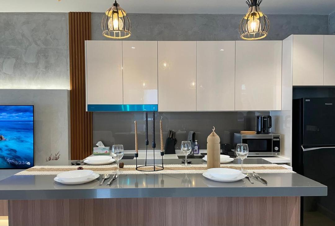 Quill Residence Luxury 3Pax Designer Suite by Hausome