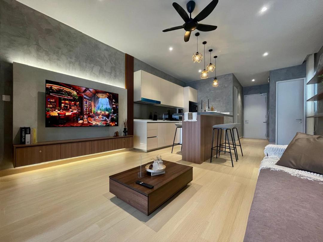 Quill Residence Luxury 3Pax Designer Suite by Hausome