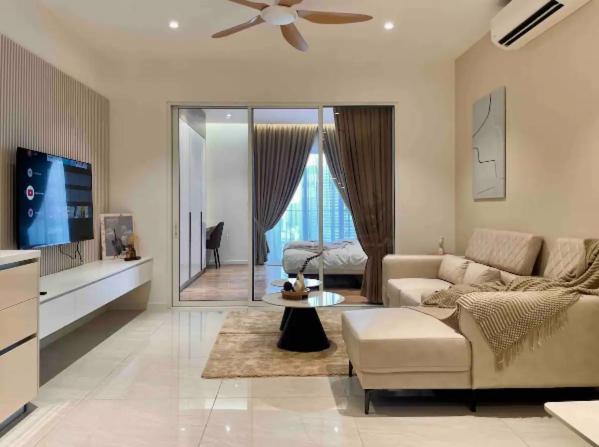 Quill Residence Luxury 3Pax Designer Suite by Hausome
