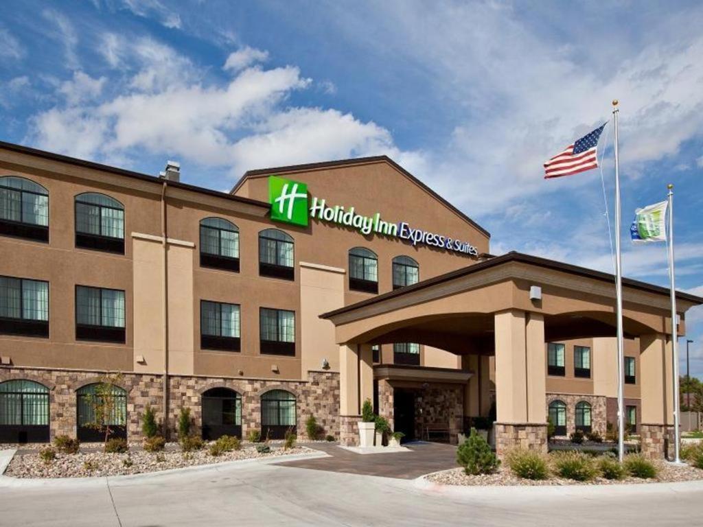 Holiday Inn Express Hotel & Suites Grand Island By IHG