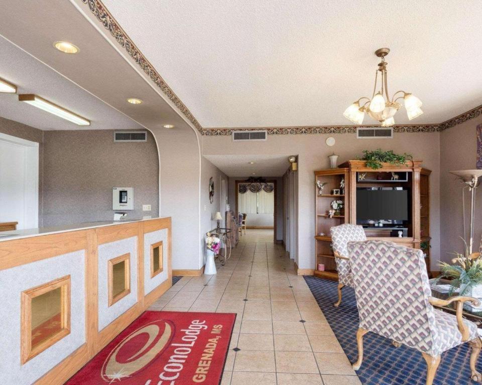Econo Lodge view 2