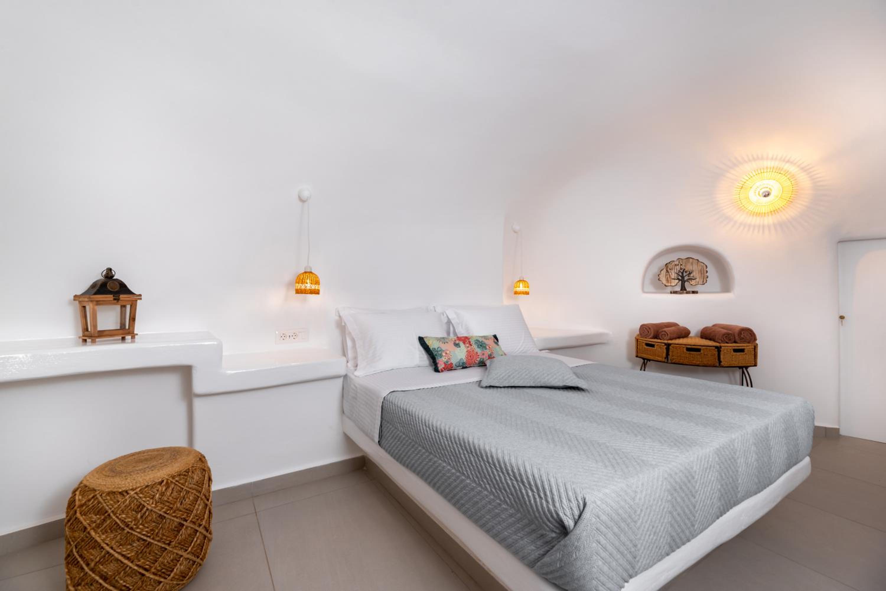 Deep Cave Suites Kontochori view 5