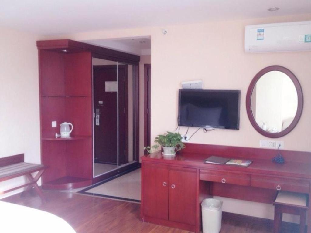 GreenTree Inn Chuzhou Wandong International Car City Express Hotel