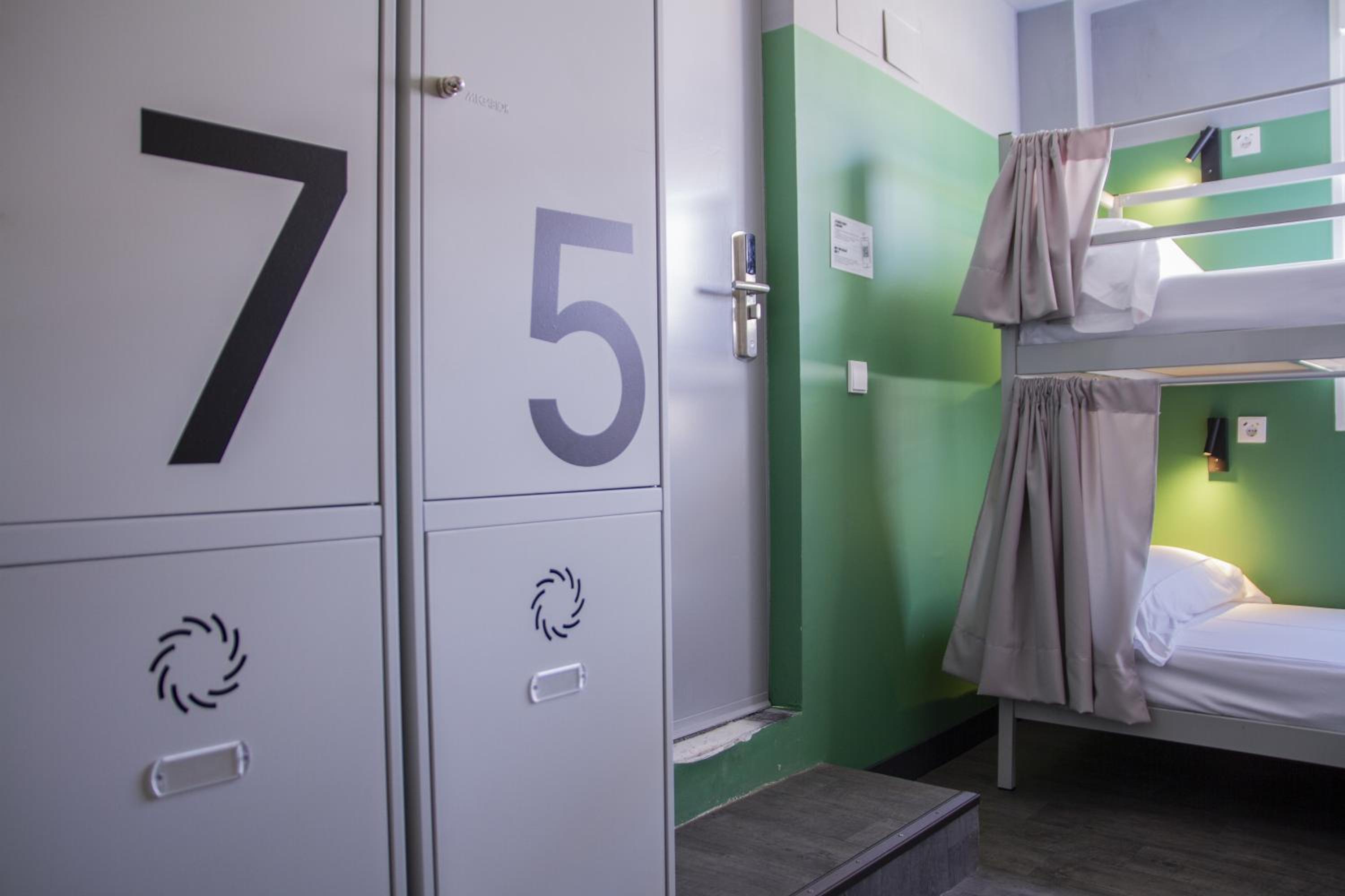 room00 Valencia Hostel