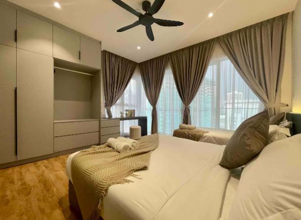 Quill Residence Luxury 3Pax Designer Suite by Hausome