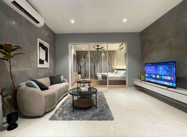 Quill Residence Luxury 3Pax Designer Suite by Hausome
