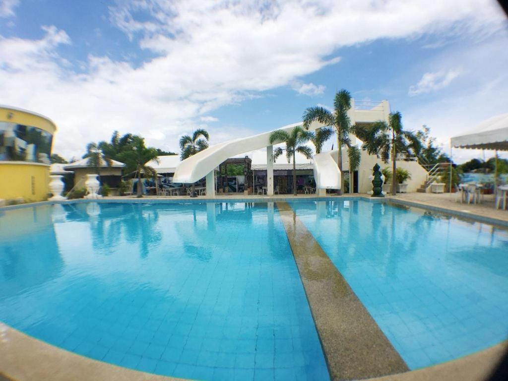 Metro Vigan Fiesta Garden Hotel