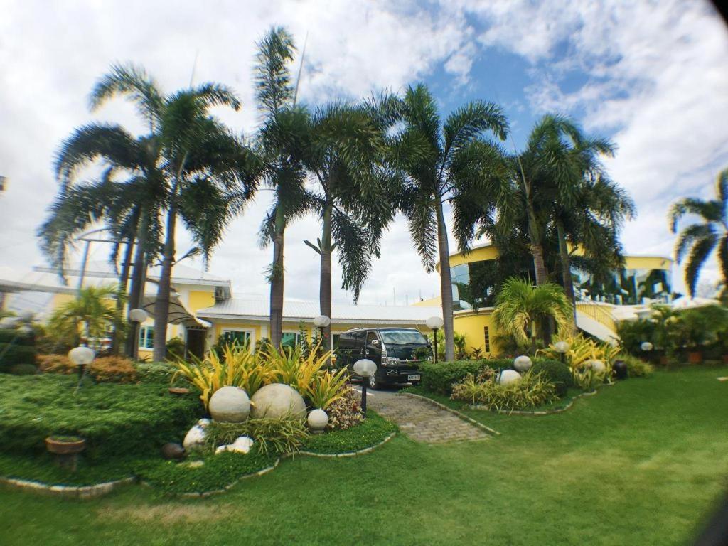 Metro Vigan Fiesta Garden Hotel