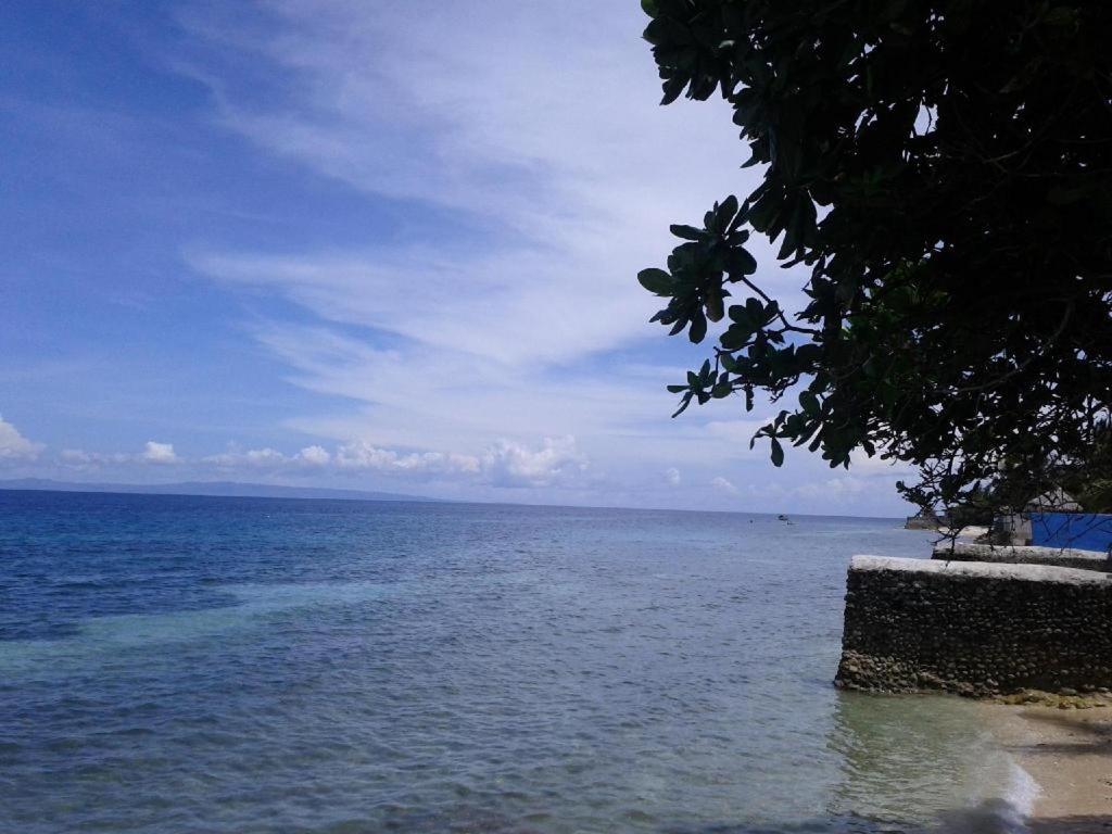 Luzmin BH - Beachfront Cottages view 4
