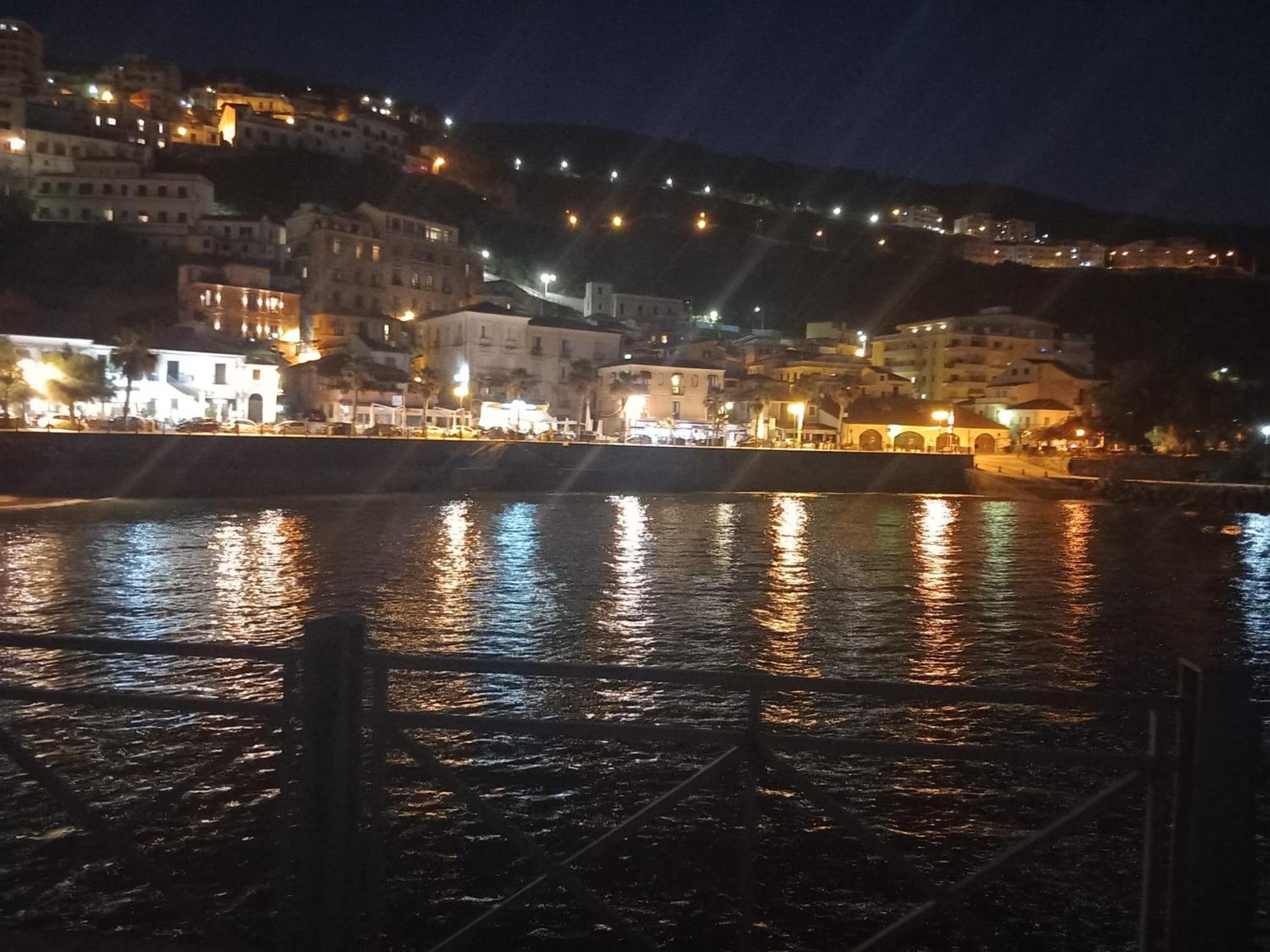 Blueinfinityroom photo 3