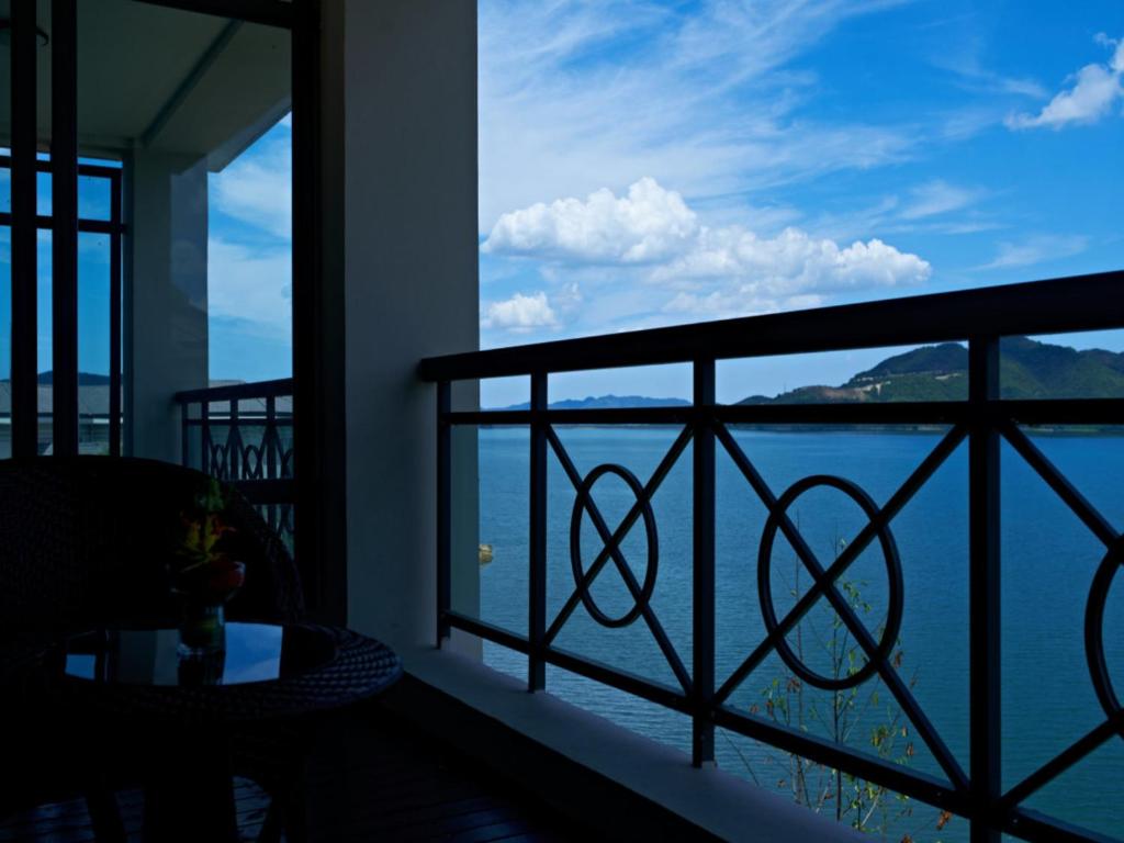 New Century Resort Yuyao Siming Lake