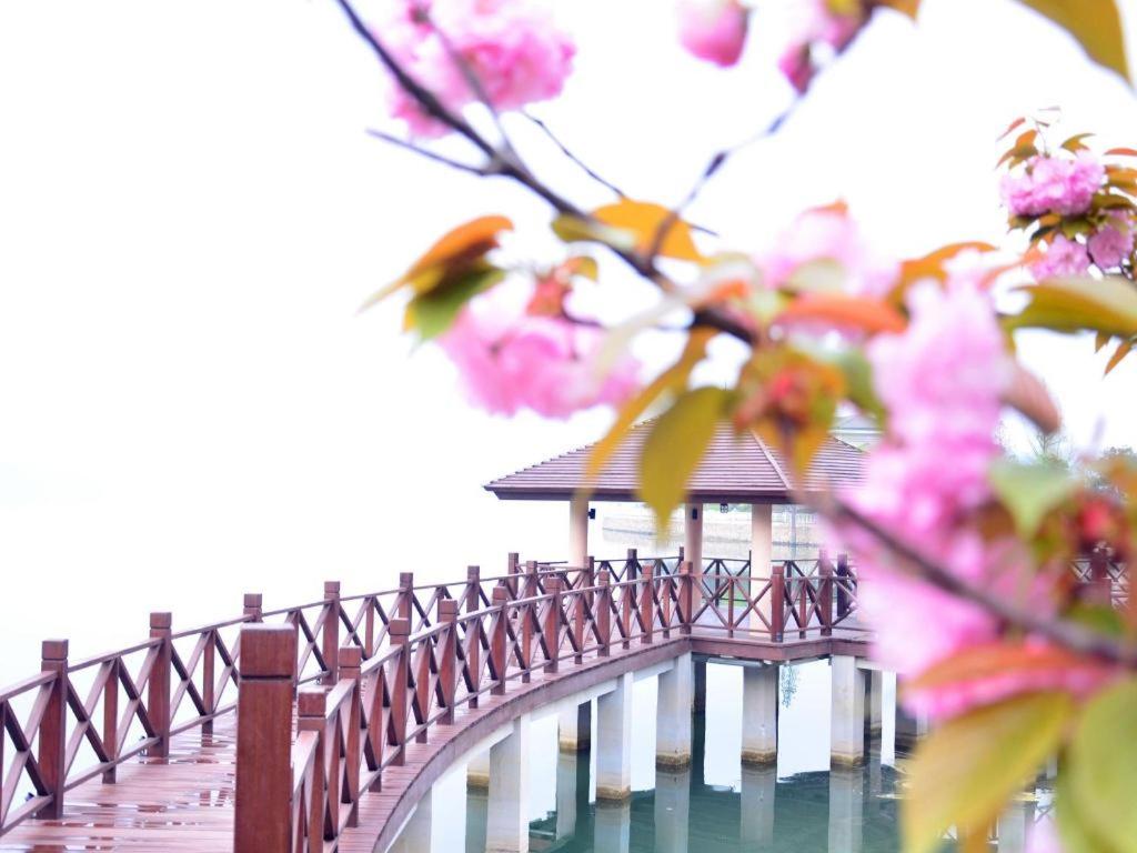 New Century Resort Yuyao Siming Lake