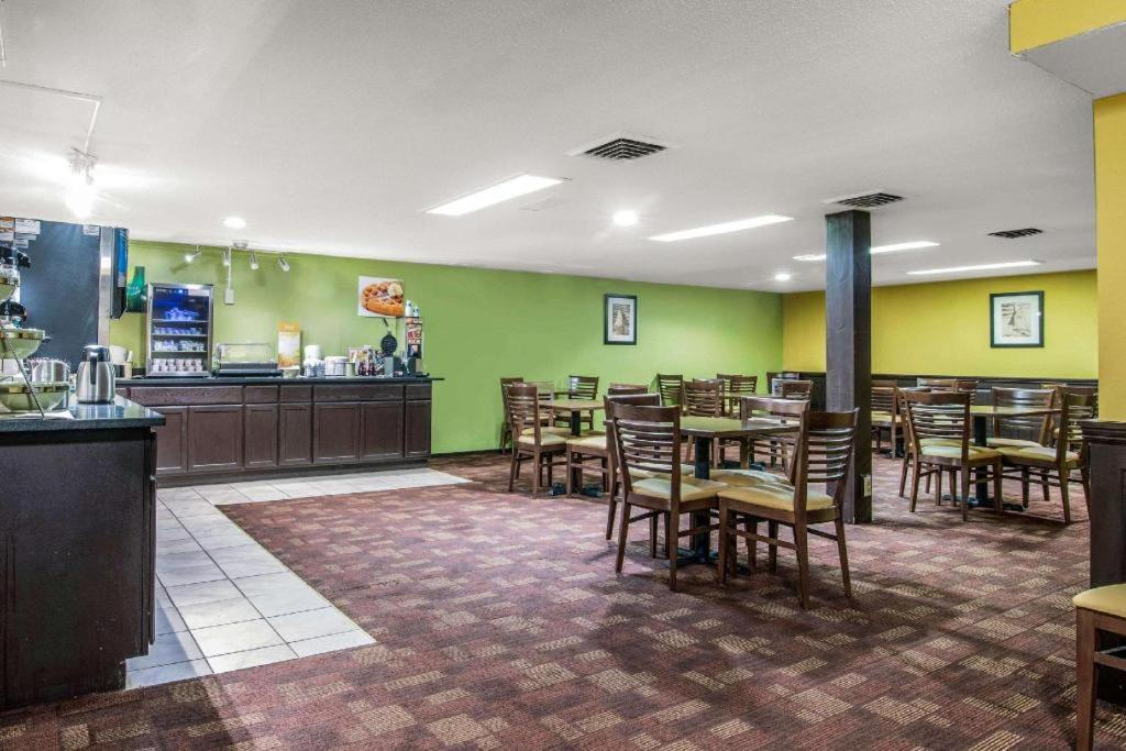 Quality Inn Barre-Montpelier view 2