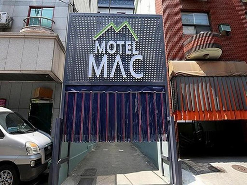 Motel Mac view 5