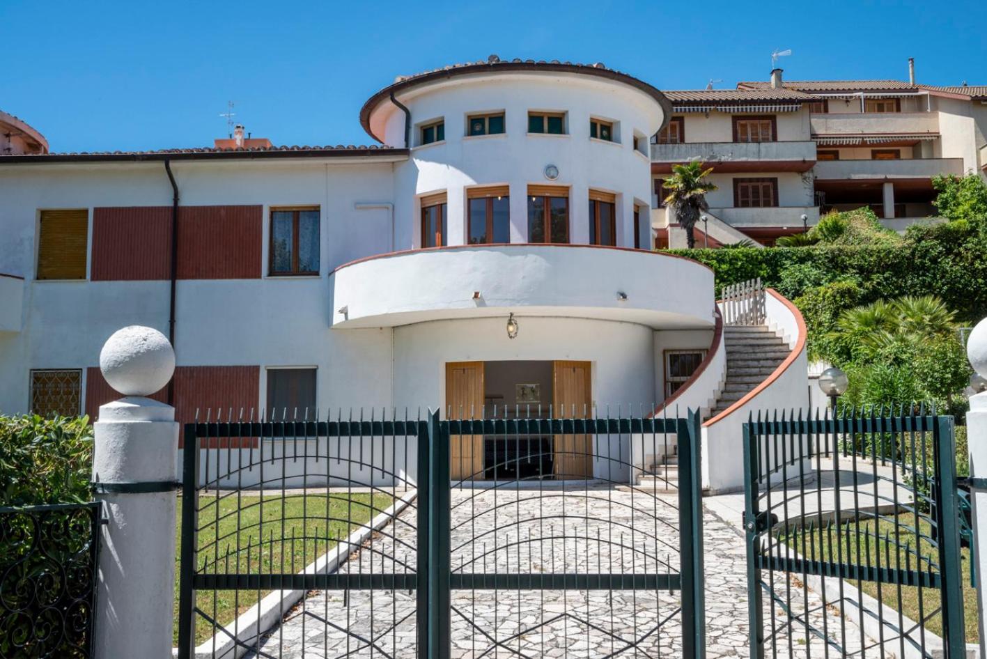 M378 - Marcelli, trilocale con balcone e posto auto view 3