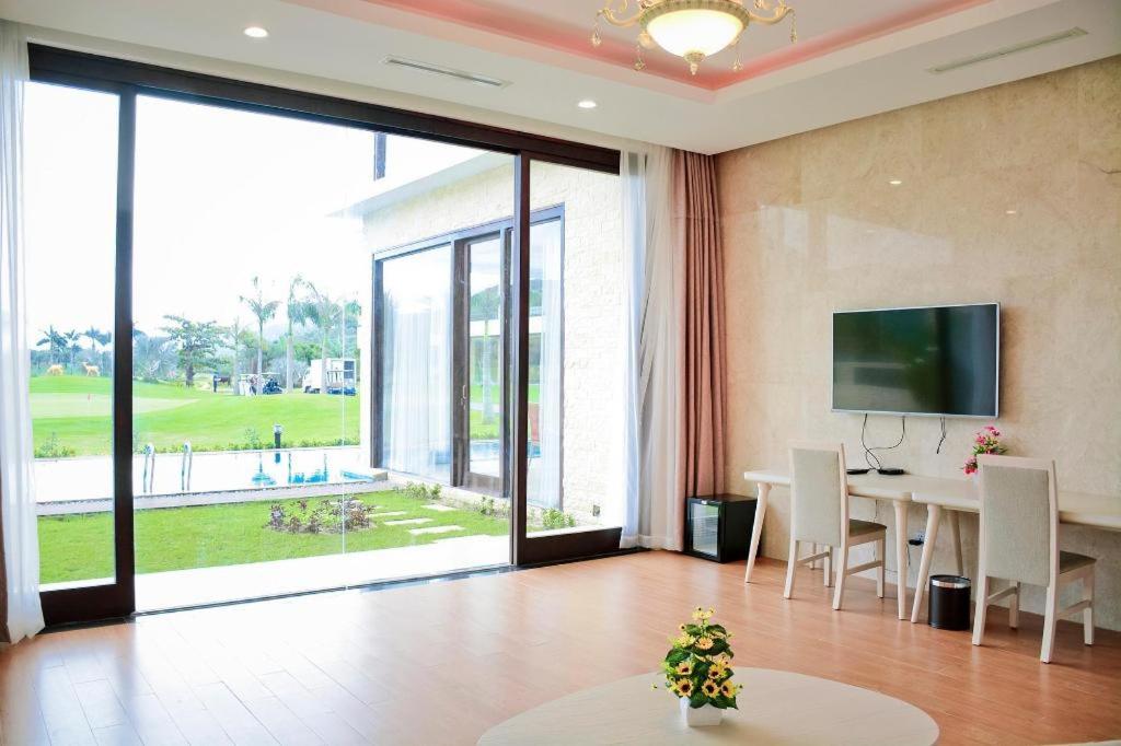 Diamond Bay Golf and Villas