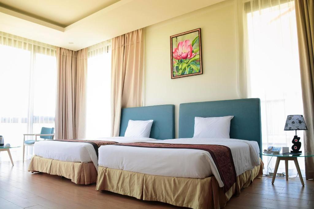 Diamond Bay Golf and Villas