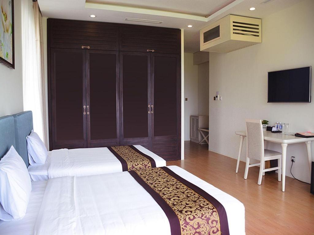 Diamond Bay Golf and Villas