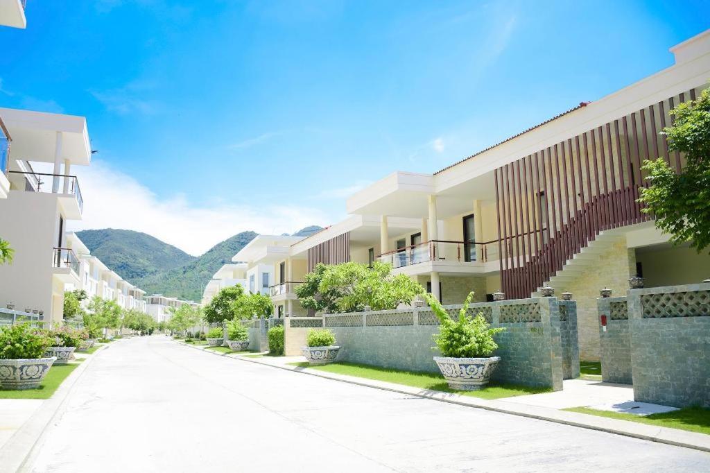 Diamond Bay Golf and Villas