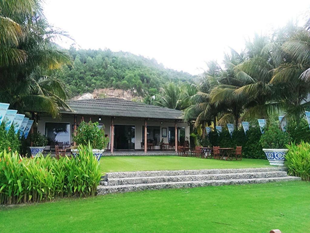 Diamond Bay Golf and Villas