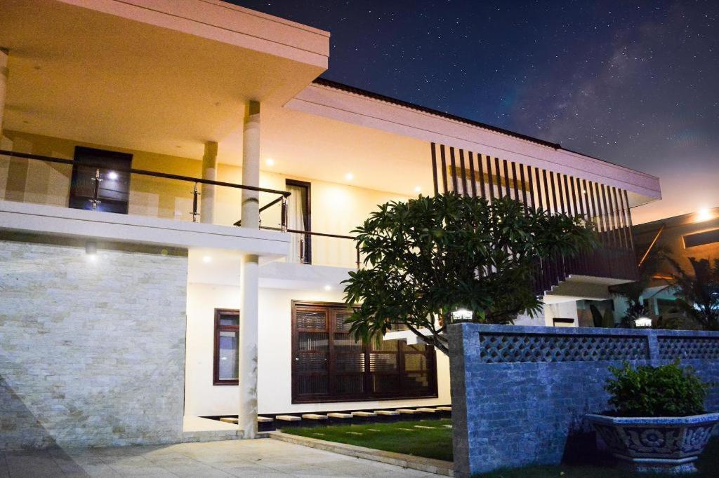 Diamond Bay Golf and Villas
