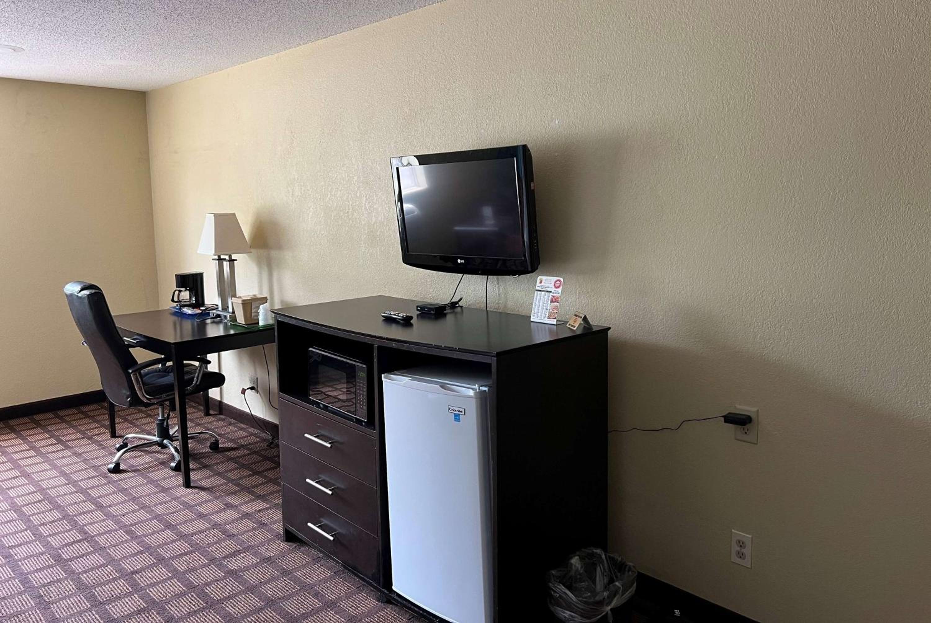 Fairview Inn & Suites Whitewater view 5