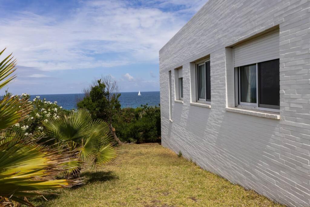 Villa primera línea playa Roche