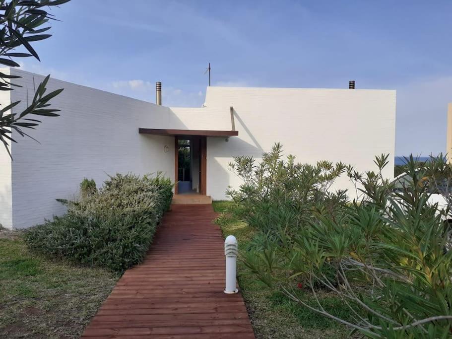 Villa primera línea playa Roche