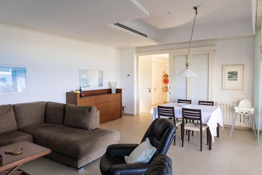 Villa primera línea playa Roche