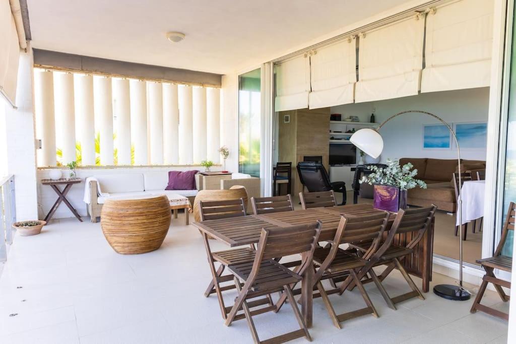 Villa primera línea playa Roche