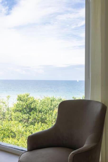 Villa primera línea playa Roche