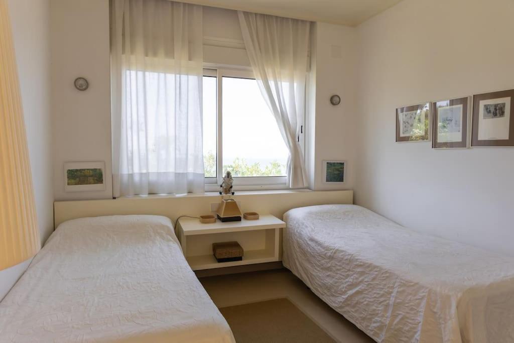 Villa primera línea playa Roche